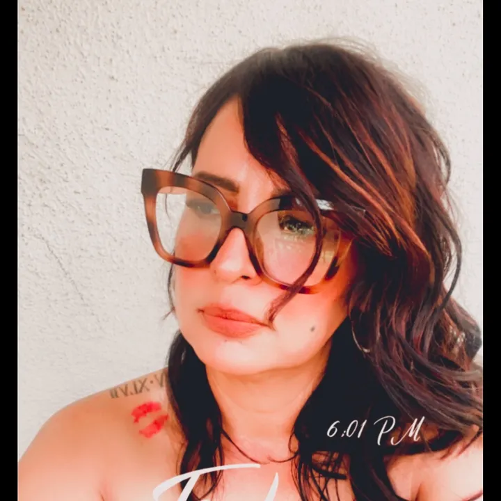 @loricazares0