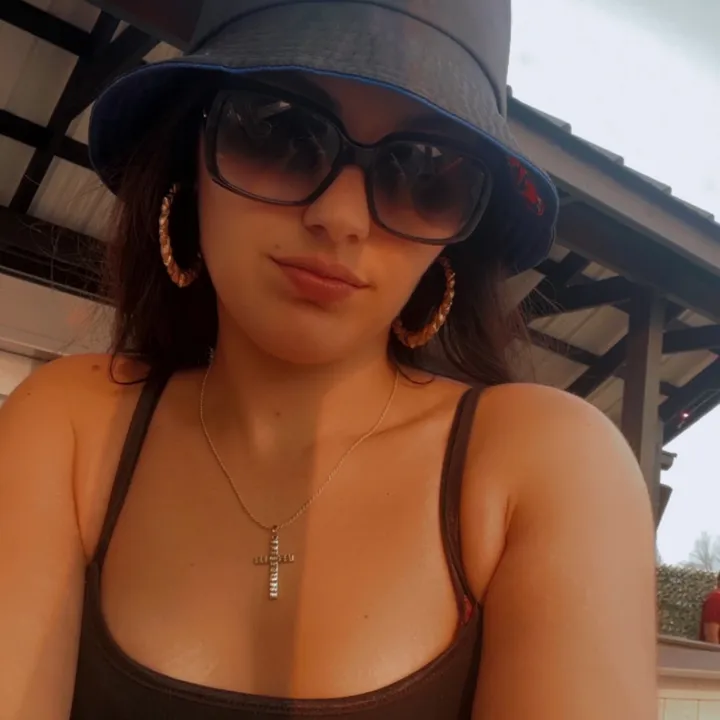 @queenalexmarie