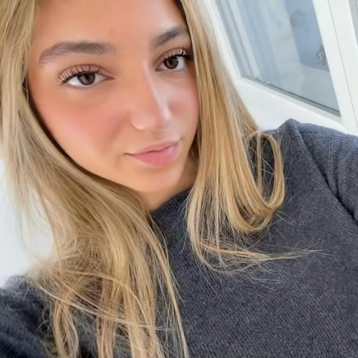 @chloediez_