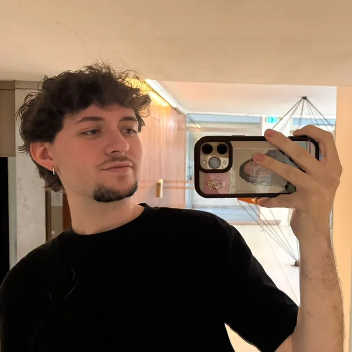 @lucasvallt