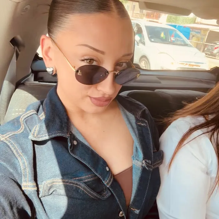 @vanessafama_