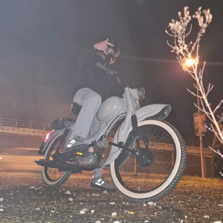 @jonas.moped