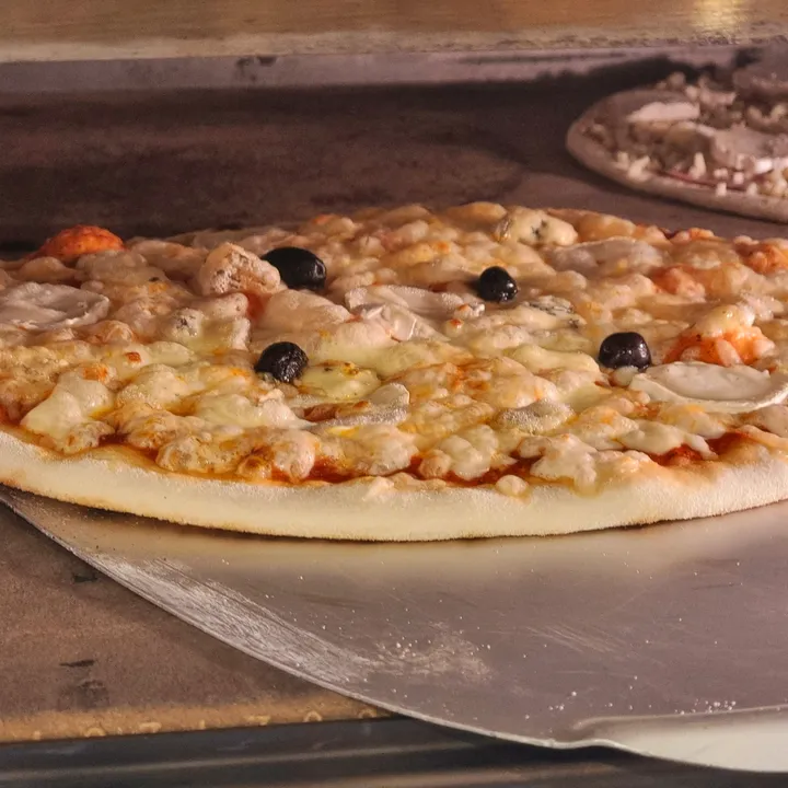 @lk.pizza