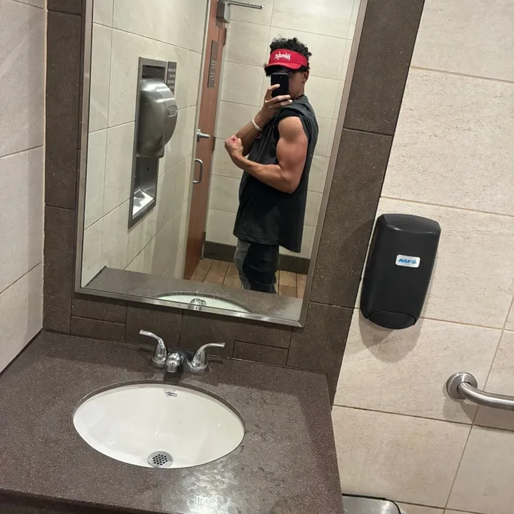 @itztrelll