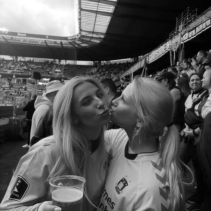 @helenaholstt