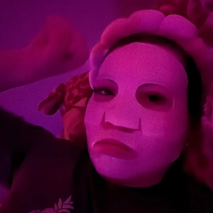 @whitechocblondie