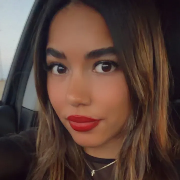 @thelifeofash_