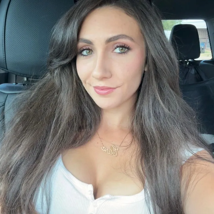 @elliesslow