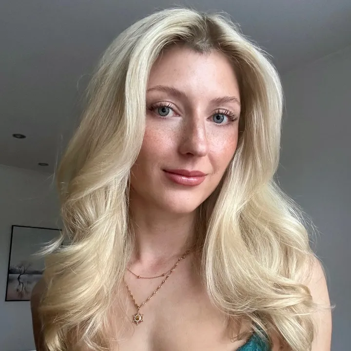@tina.nora