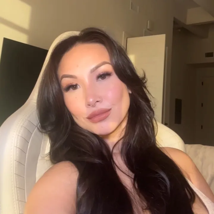 damndatslaura