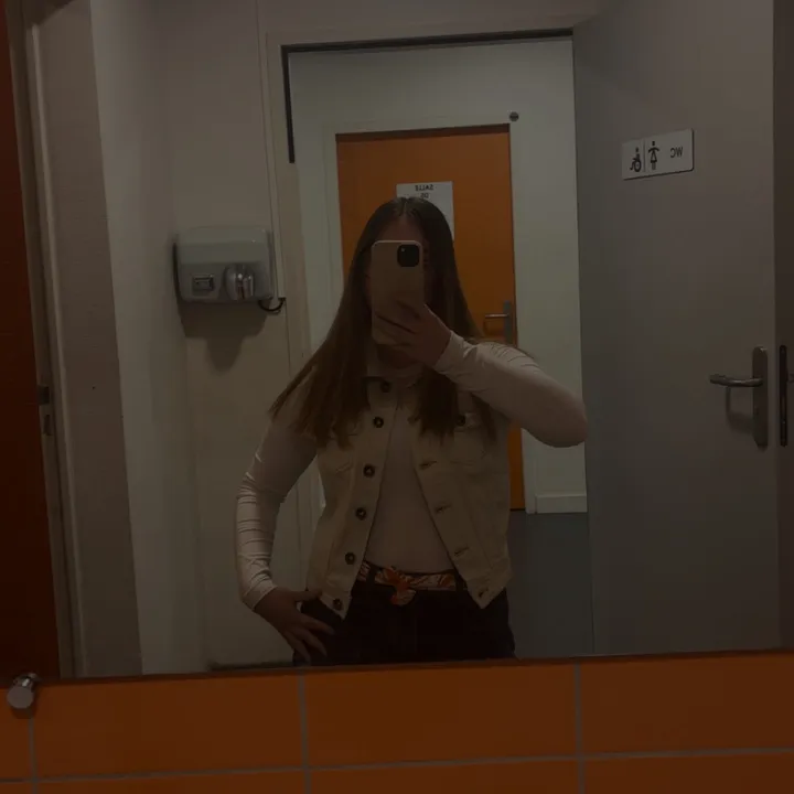 @emi_liee19
