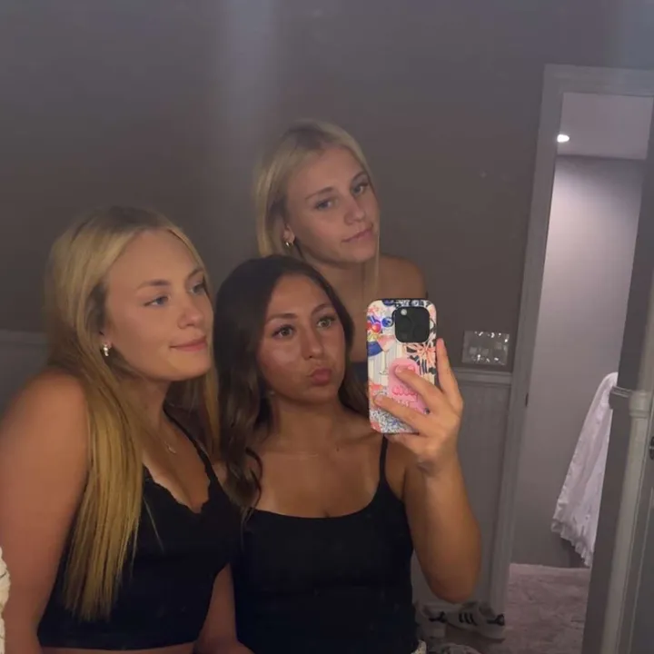 @.laylabosco