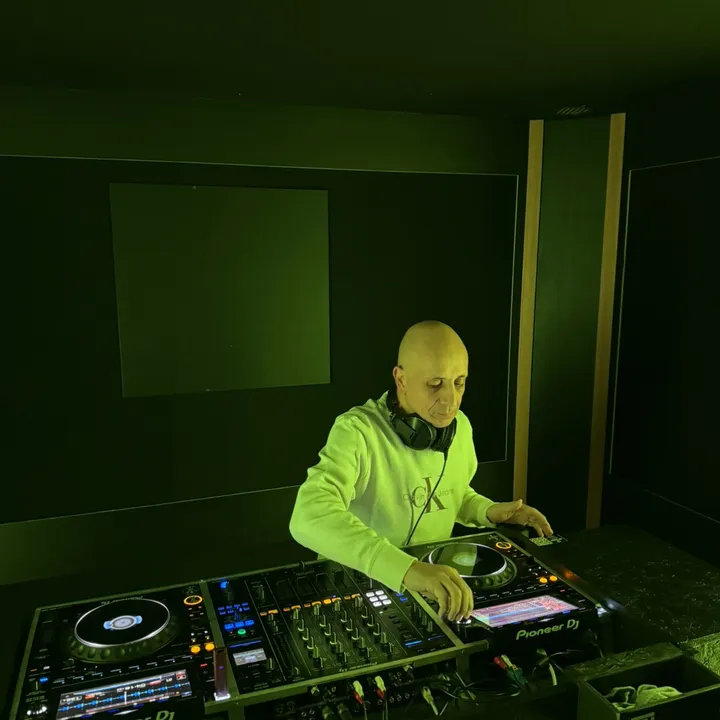 dj.nightquake