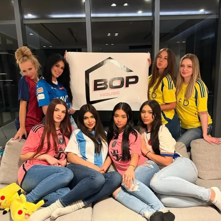 @iclipuniverse