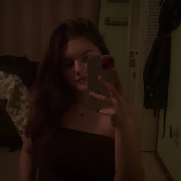 @izzy_amberg