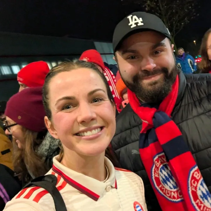 frauenfussballmittobi