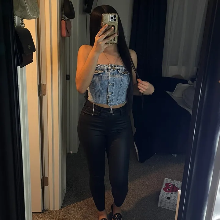 @_.10023