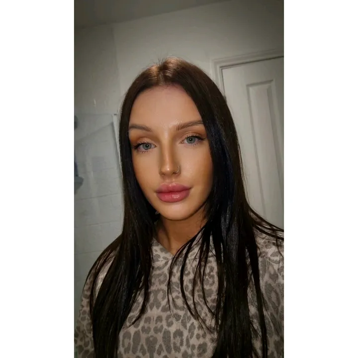 @re_beccaaxo