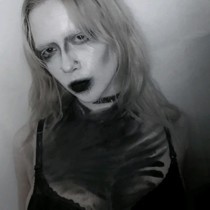 @xasyzz