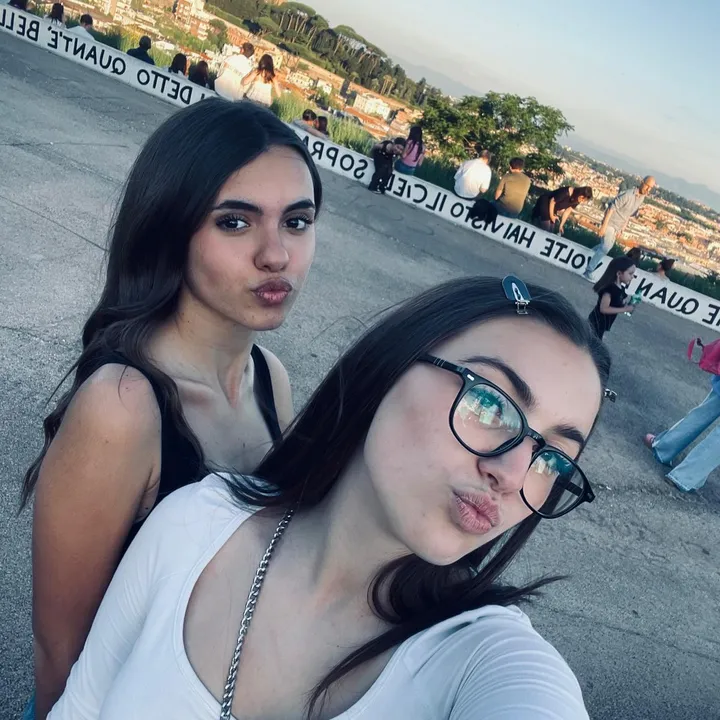@eliii_e_bennyyy