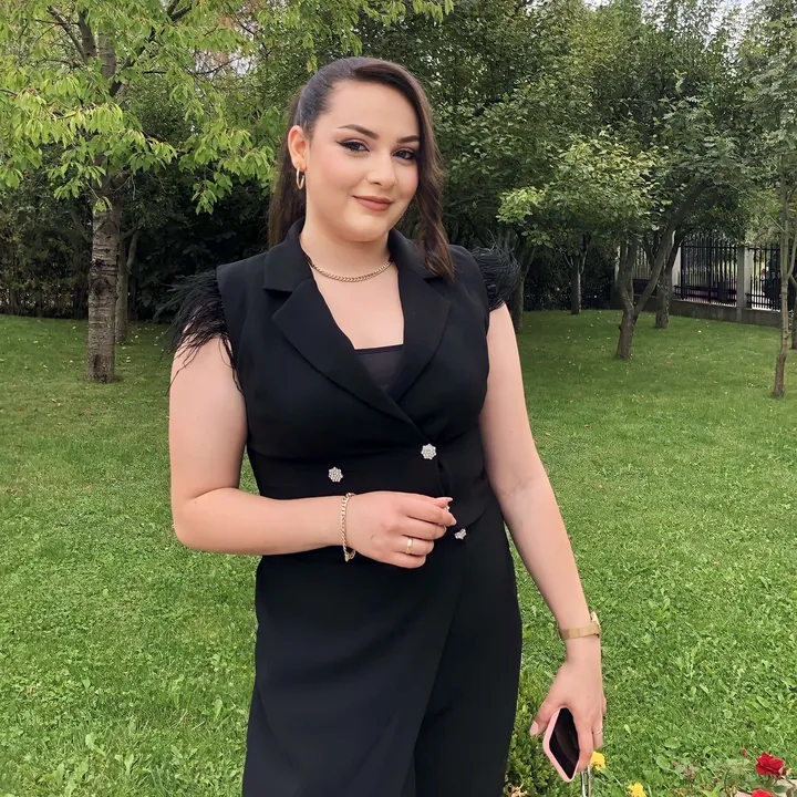 @eeliii11