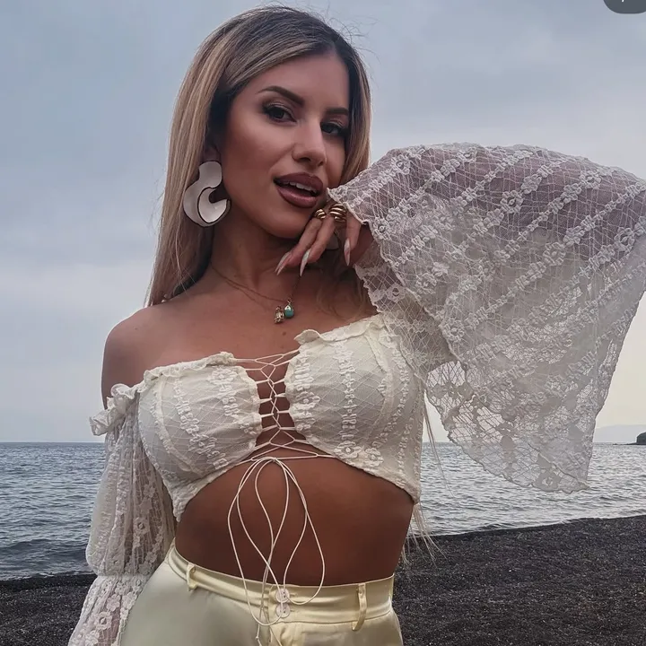 @clairekarapidaki
