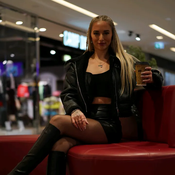 @sabrinaabeov