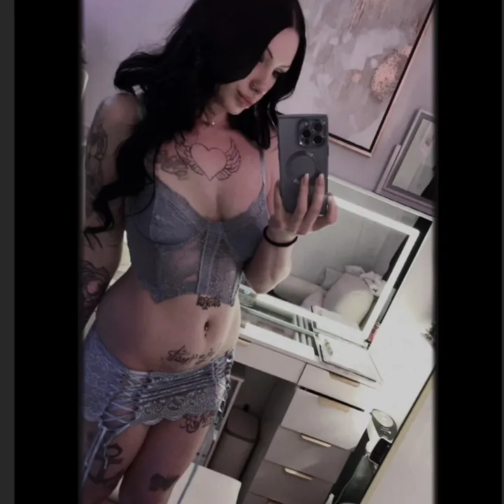 @vexxxaxo