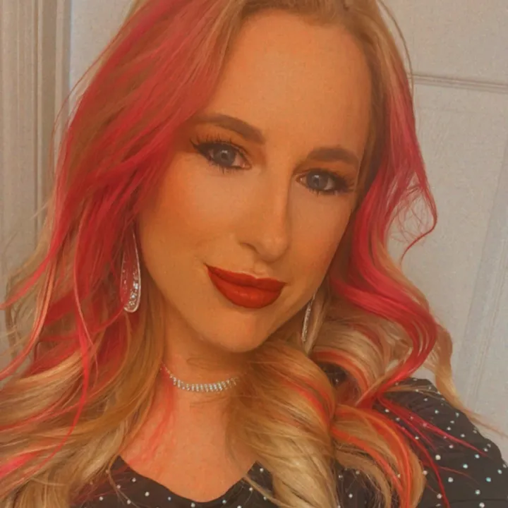 @chelseymchale