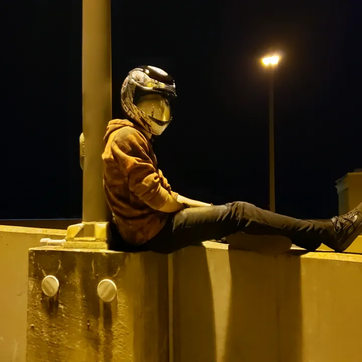 amonthehelm