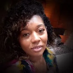 @niqueisshe