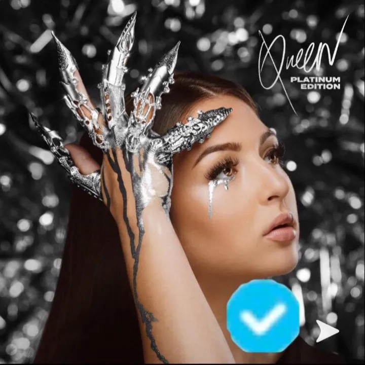 evaqueen_club_fan