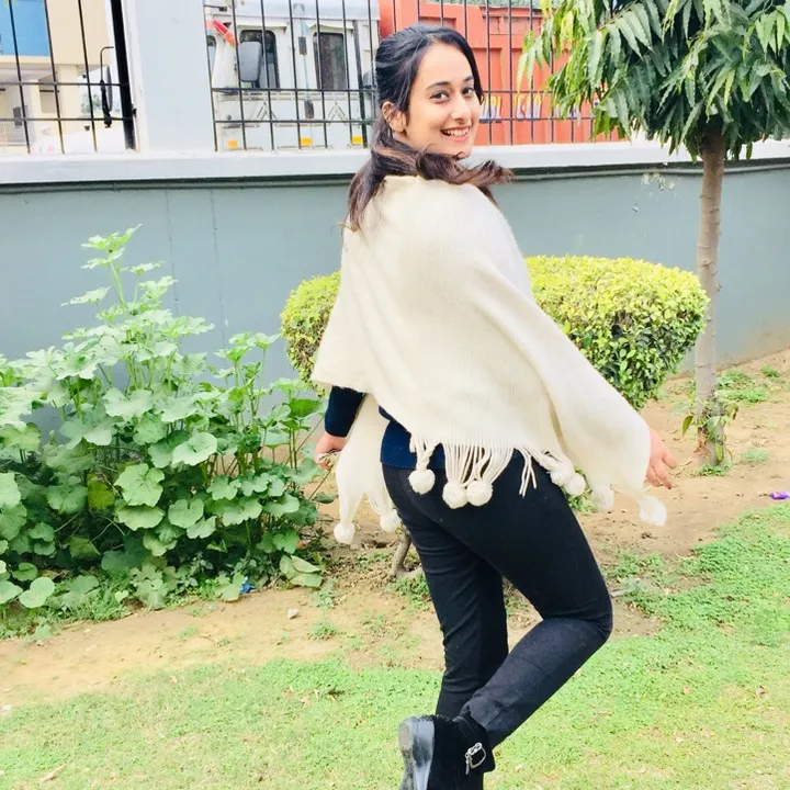 @rakhi_sharma96