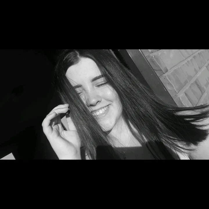 @_georgialiggett