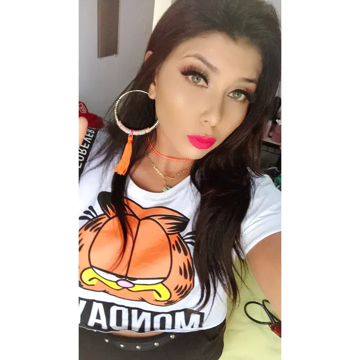 @larissamendess