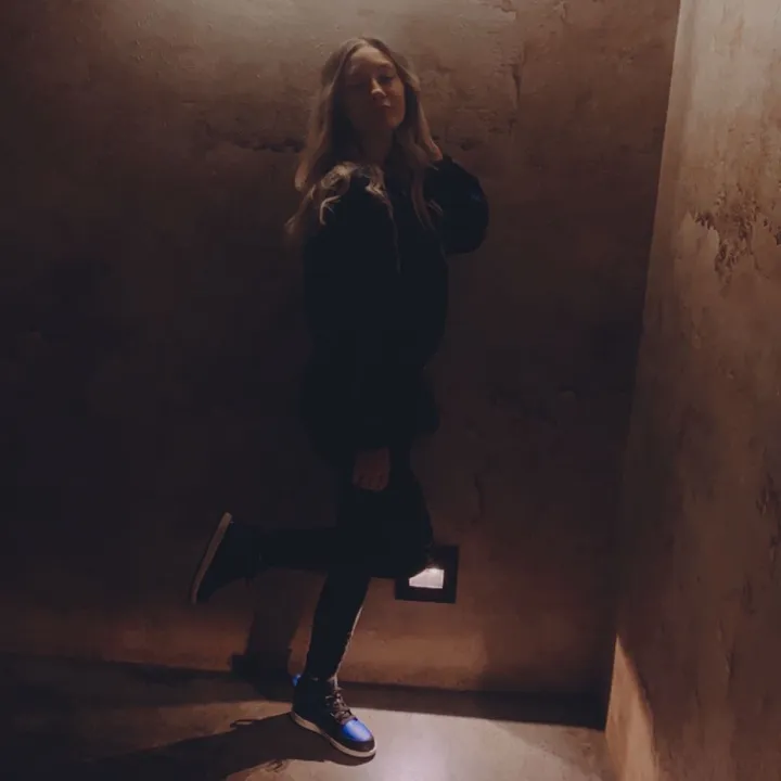 @4youreyesonly_
