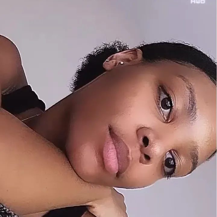 @queennavyblue
