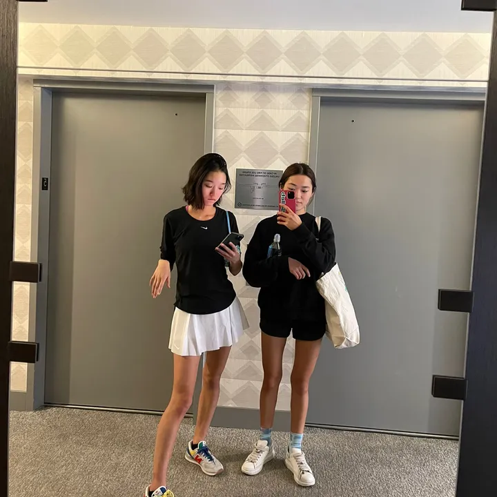 selleb.sisters