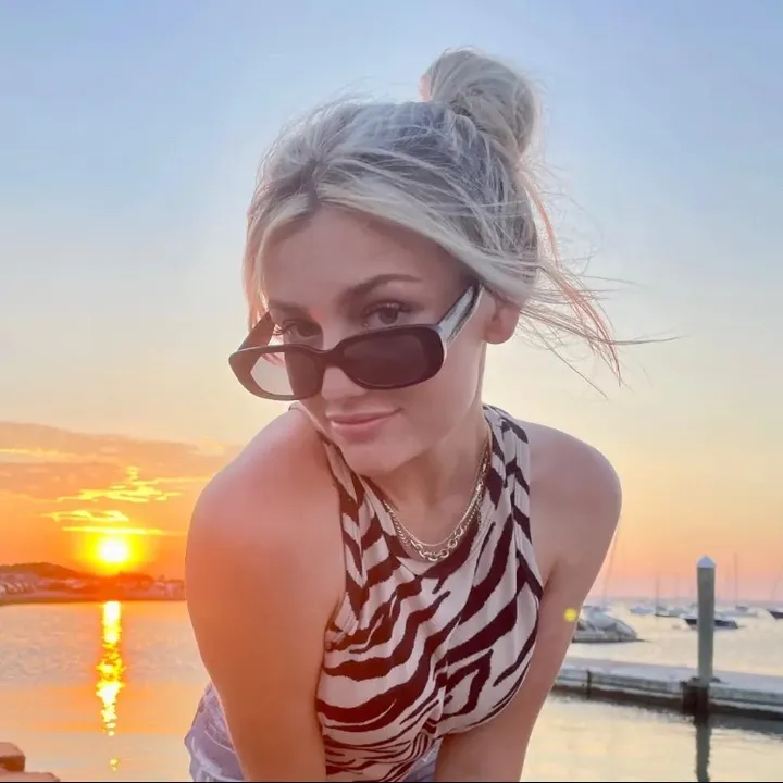 @adelecashvideos