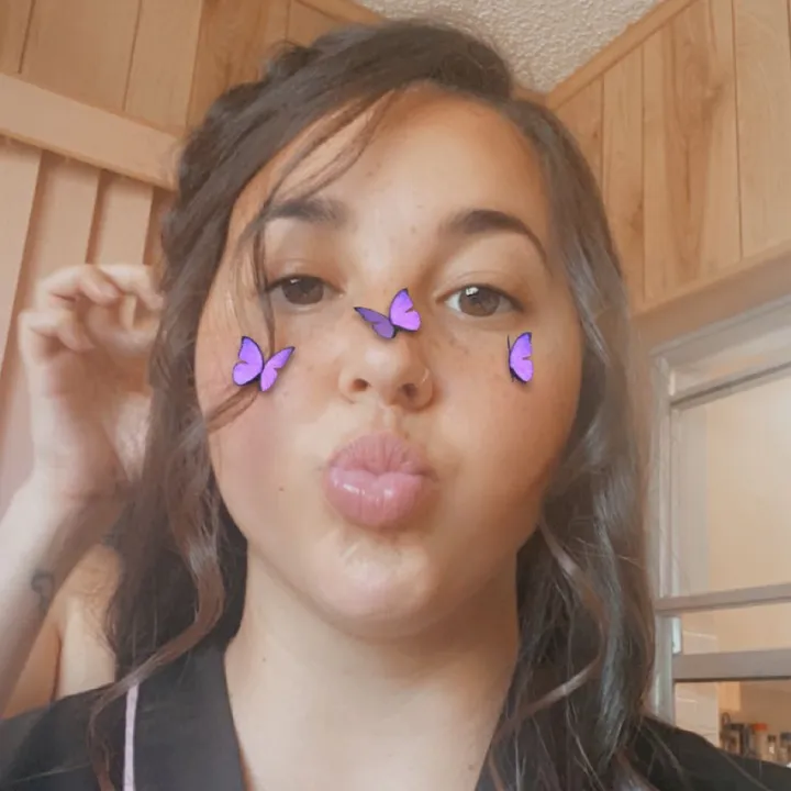 @anina1023