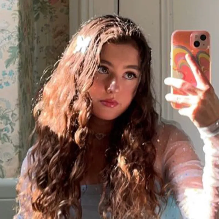 @eviepannett__