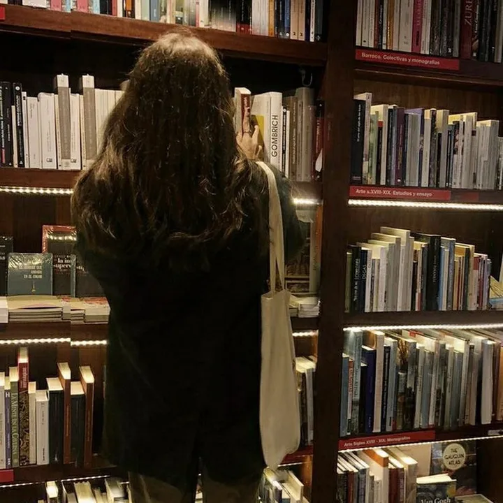 @bookdaisie
