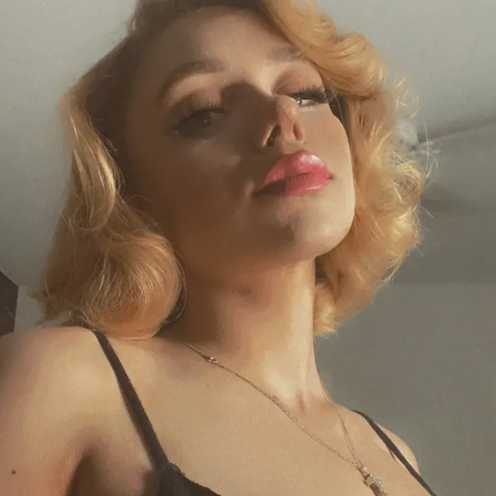 @.selena.marie