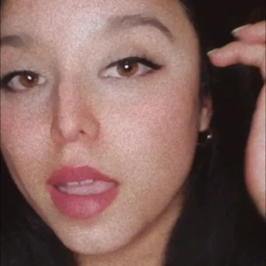 genevieve_live
