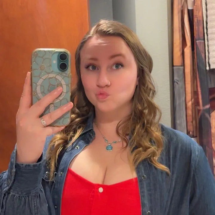 @elizababeee