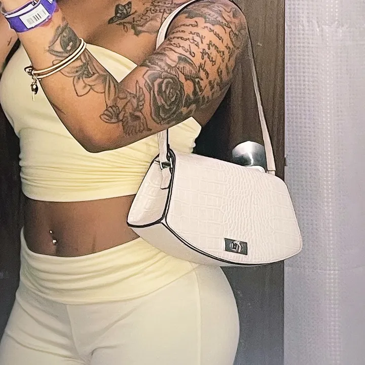 @datbadjawnnn