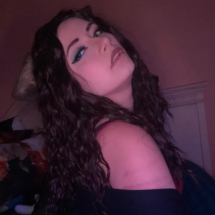 @emberbugg_