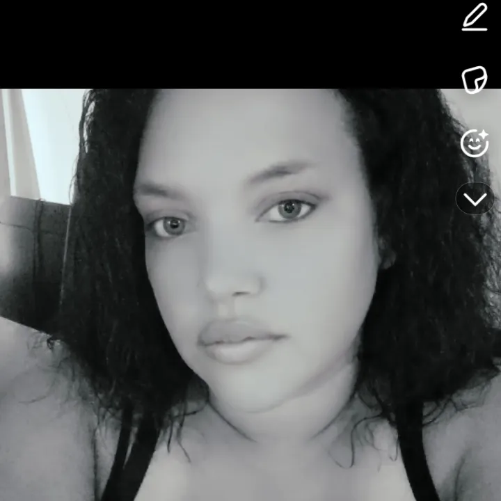 @shaylahull1