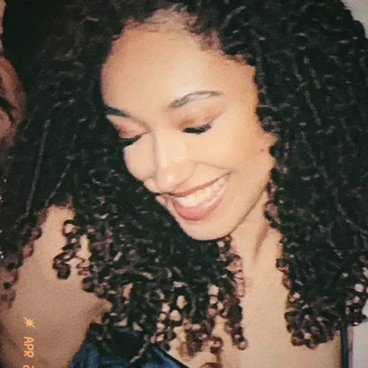 @miramira.on_the_wall