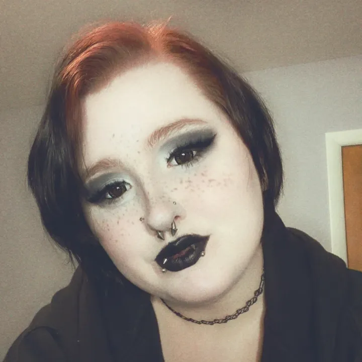 @goth._.pixie